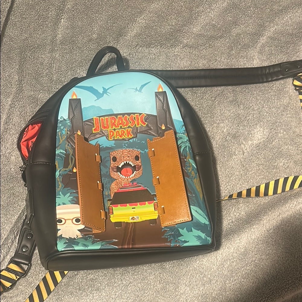 Jurassic park Loungefly backpack - Picture 2 of 4